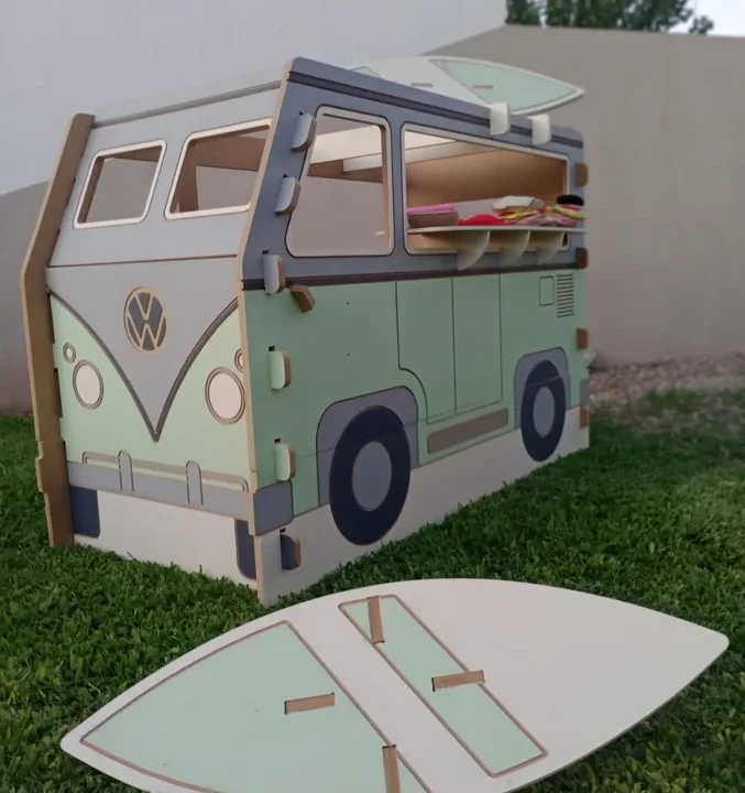 Mega Van Surf